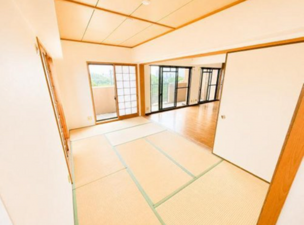 泉南郡熊取町大久保南、マンションの画像です