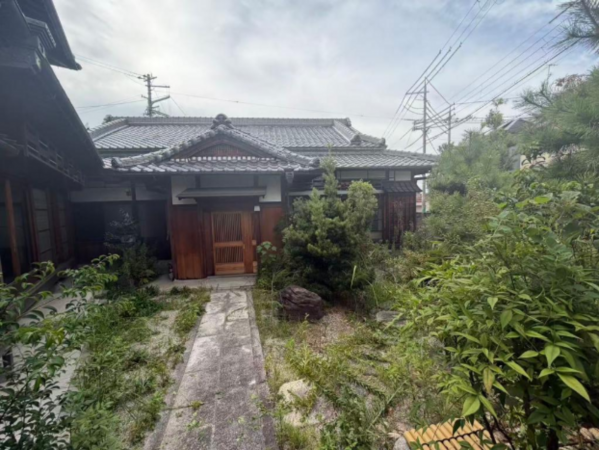 岸和田市極楽寺町、中古一戸建ての画像です