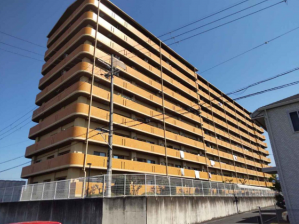 泉佐野市日根野、マンションの画像です
