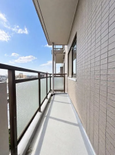 泉佐野市鶴原、マンションの画像です