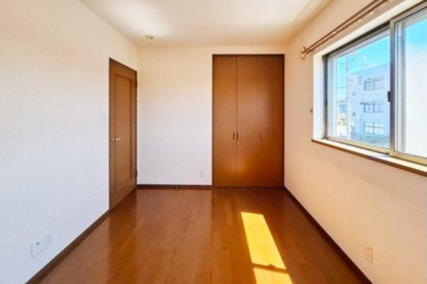 泉佐野市新安松、中古一戸建ての画像です