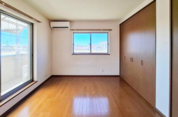 泉佐野市新安松、中古一戸建ての画像です