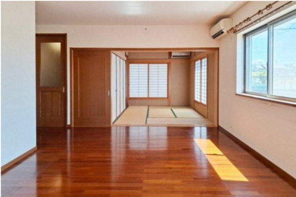 泉佐野市新安松、中古一戸建ての画像です