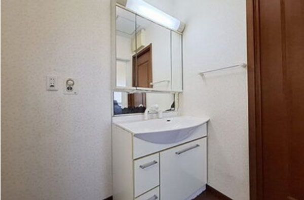 泉佐野市新安松、中古一戸建ての画像です