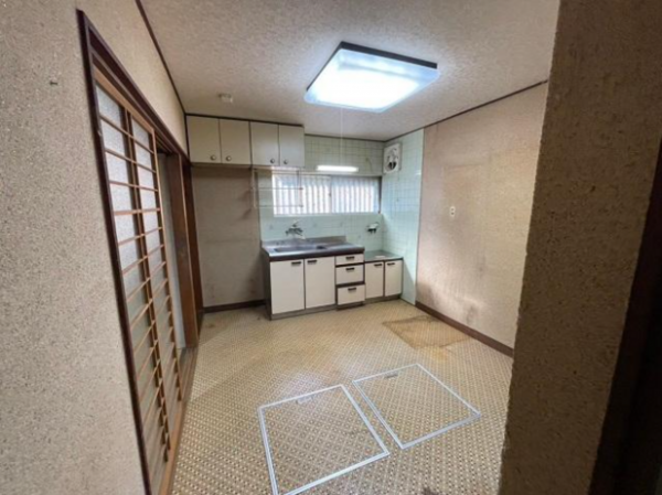 泉佐野市葵町、中古一戸建ての画像です