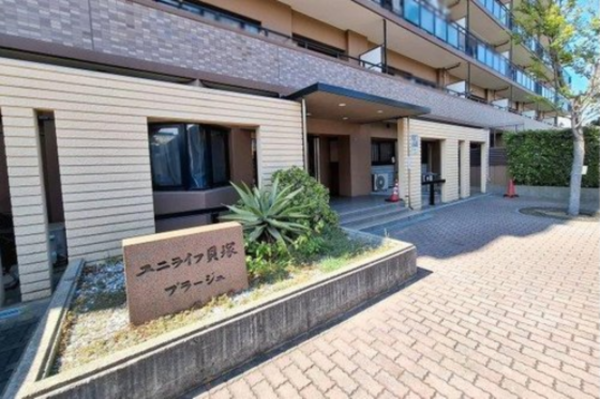 貝塚市西町、マンションの画像です