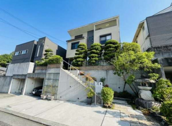泉南郡熊取町つばさが丘東、中古一戸建ての画像です