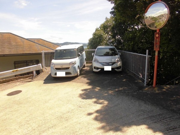 佐世保市天神、中古一戸建ての駐車場画像です
