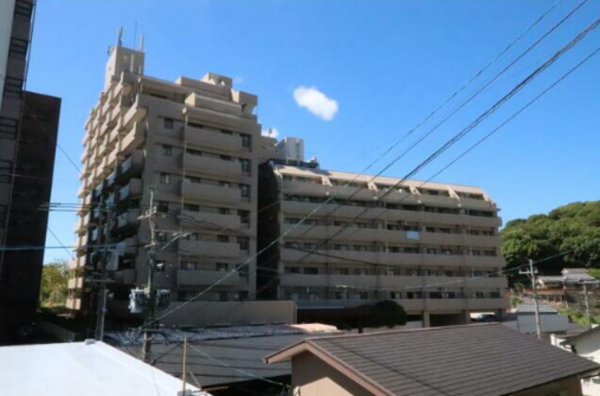 佐世保市稲荷町、マンションの画像です