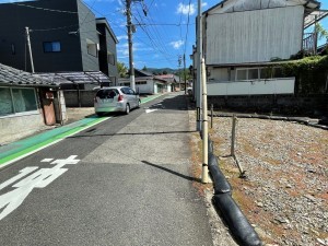 佐世保市柚木町、土地の前面道路を含む現地写真画像です
