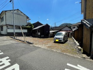 佐世保市柚木町、土地の前面道路を含む現地写真画像です