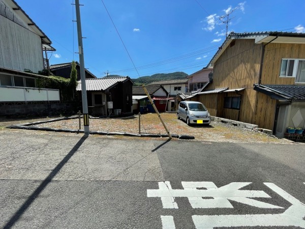佐世保市柚木町、土地の前面道路を含む現地写真画像です