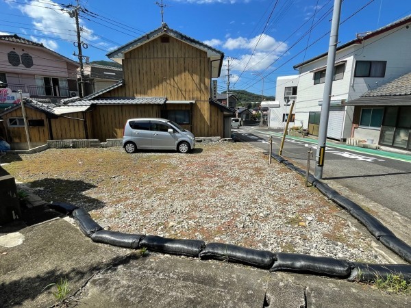 佐世保市柚木町、土地の前面道路を含む現地写真画像です