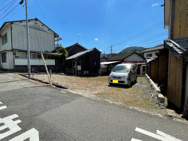 佐世保市柚木町、土地の前面道路を含む現地写真画像です