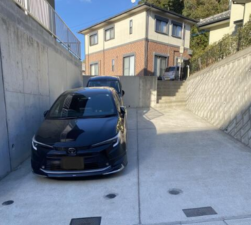 佐世保市有福町、中古一戸建ての駐車場画像です