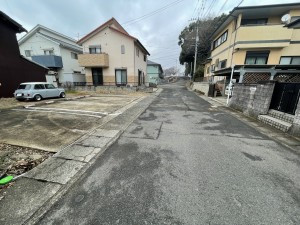 大村市池田新町、土地の前面道路を含む現地写真画像です