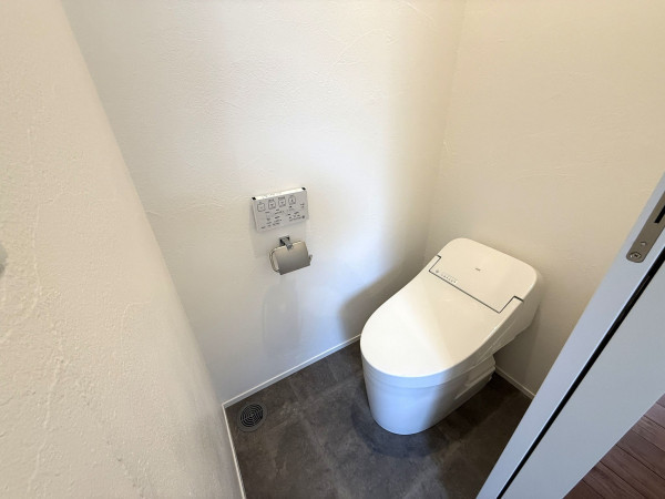 東彼杵郡波佐見町志折郷、新築一戸建てのトイレ画像です