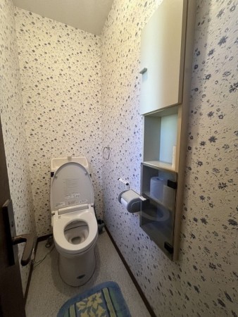 松江市国屋町、中古一戸建てのトイレ画像です