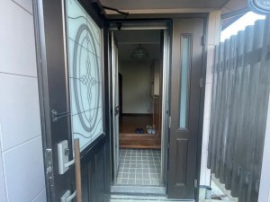 松江市玉湯町、中古一戸建ての玄関画像です