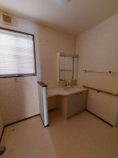 松江市西川津町、中古一戸建ての洗面画像です