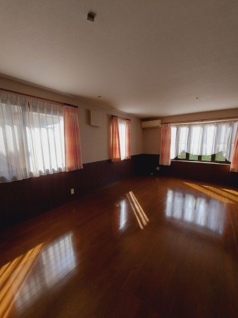 松江市西川津町、中古一戸建ての居間画像です