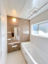 松江市宍道町、中古一戸建ての風呂画像です