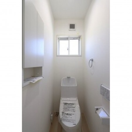 松江市玉湯町、中古一戸建てのトイレ画像です