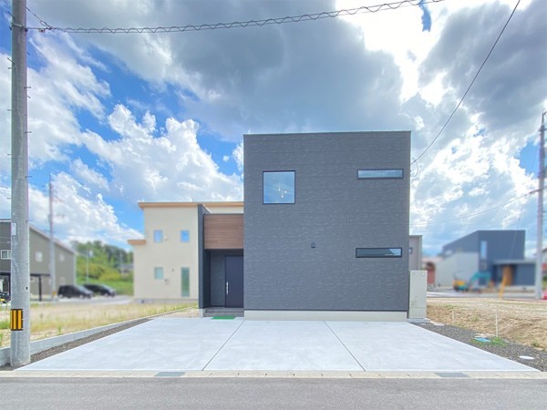 松江市大庭町、中古一戸建ての外観画像です