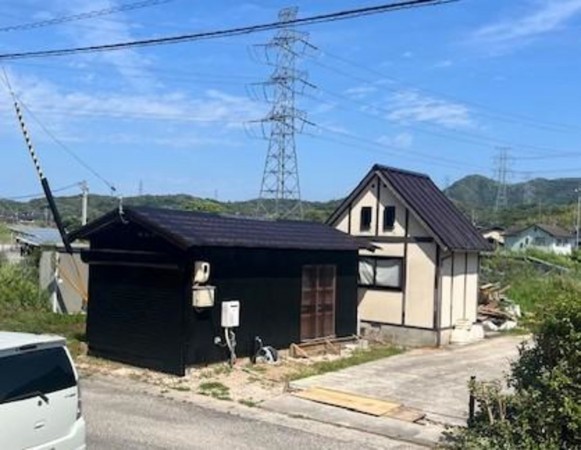松江市下東川津町、収益物件/倉庫の前面道路を含む現地写真画像です
