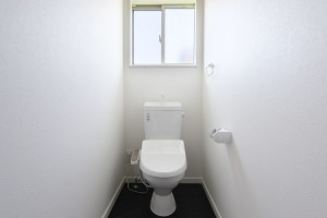 出雲市斐川町、中古一戸建てのトイレ画像です