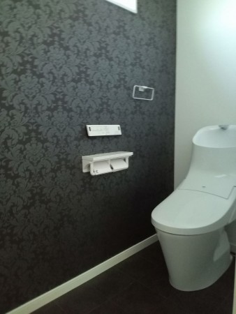 出雲市斐川町、中古一戸建てのトイレ画像です