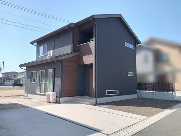 出雲市斐川町、中古一戸建ての外観画像です
