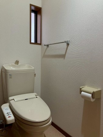 松江市宍道町、中古一戸建てのトイレ画像です