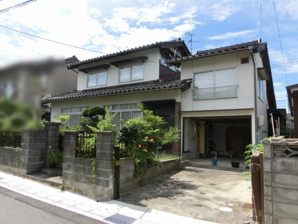 松江市八雲台、中古一戸建ての外観画像です