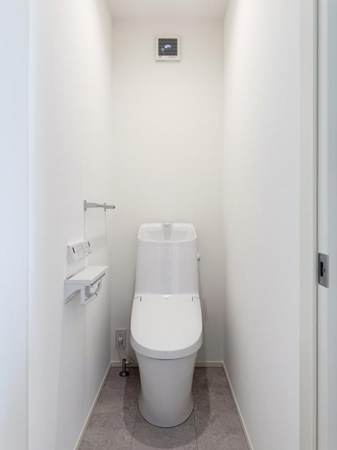 松江市竹矢町、新築一戸建てのトイレ画像です