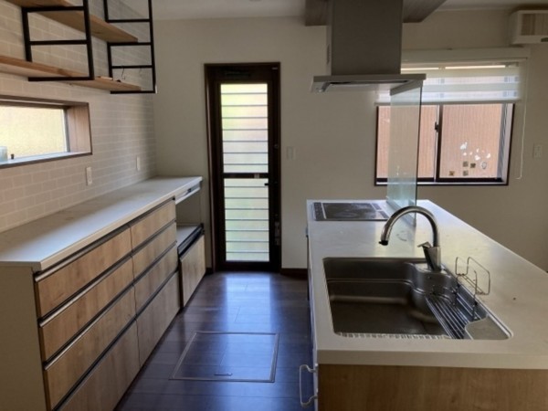 松江市西川津町、中古一戸建ての画像です