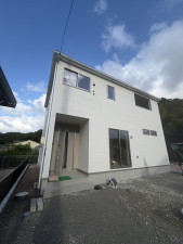 松江市八雲町、新築一戸建ての外観画像です