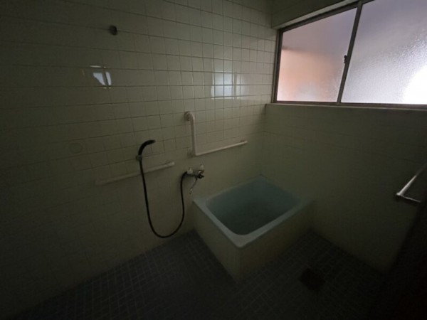 松江市東出雲町、中古一戸建ての風呂画像です