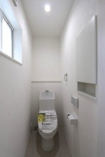 松江市法吉町、新築一戸建てのトイレ画像です