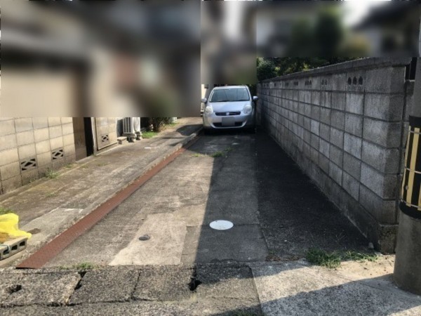 松江市上乃木、中古一戸建ての駐車場画像です