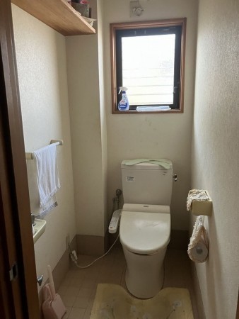 松江市上乃木、中古一戸建てのトイレ画像です
