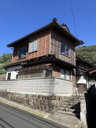 松江市鹿島町、中古一戸建ての外観画像です
