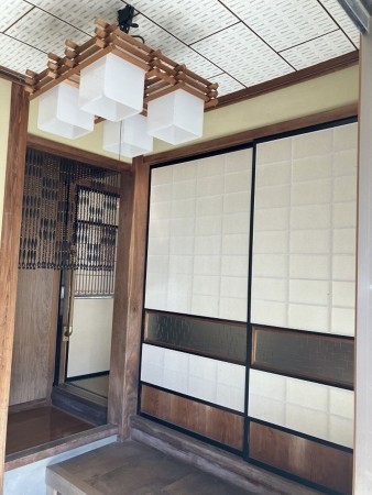 松江市鹿島町、中古一戸建ての玄関画像です