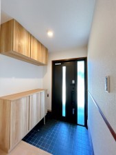 松江市国屋町、中古一戸建ての玄関画像です