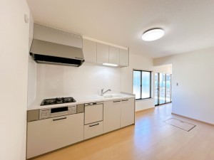 松江市国屋町、中古一戸建てのキッチン画像です