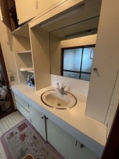 松江市上乃木、中古一戸建ての洗面画像です