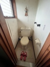松江市上乃木、中古一戸建てのトイレ画像です