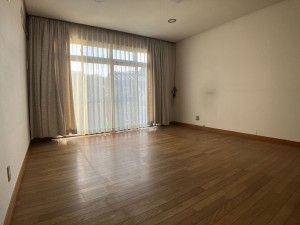 松江市古志原、中古一戸建ての居間画像です