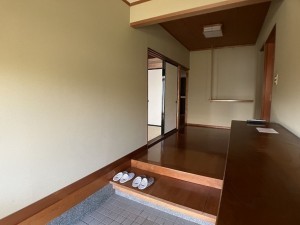 松江市古志原、中古一戸建ての玄関画像です
