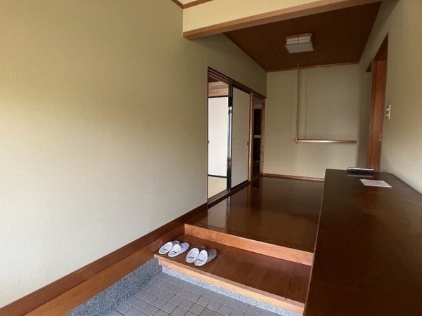 松江市古志原、中古一戸建ての玄関画像です